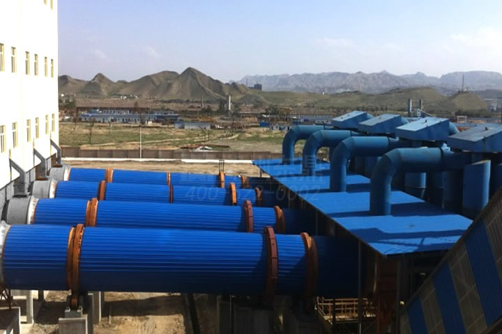 東鼎礦渣烘干機(jī)生產(chǎn)線可用于烘干水渣鋼渣、粉煤灰、電石渣、脫硫石膏、粘土、河沙、石英沙等礦渣物料。該系統(tǒng)采用新型三層烘干工藝，全套烘干設(shè)備設(shè)計(jì)合理，制作精良，性能穩(wěn)
